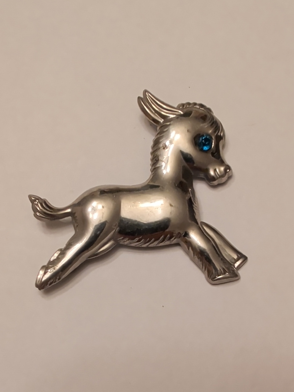 Silver-tone Donkey Brooch with Blue Accent Eye - Unbranded